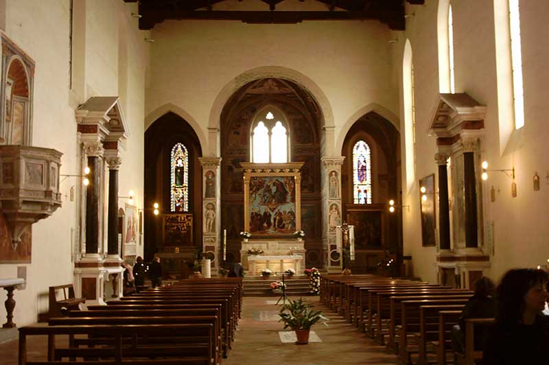 Interno_chiesa_santagostino_a_san_gimignano