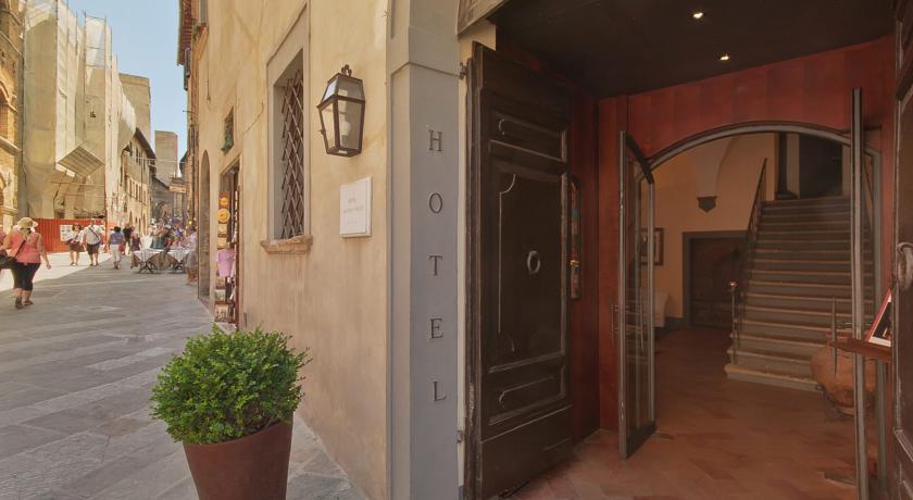 hotel l antico pozzo